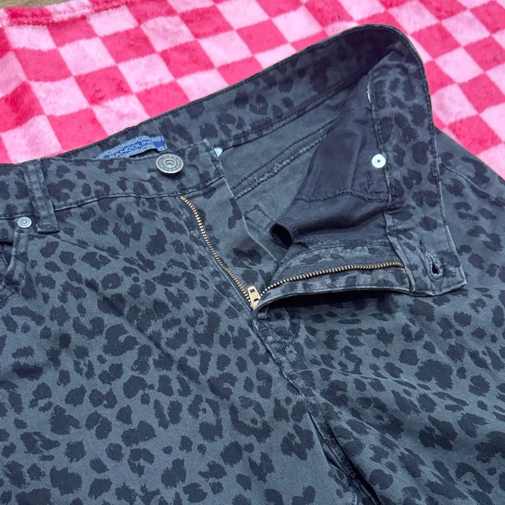 Bandolino Dark Green/Black Animal Print Straight Leg Jeans - Picture 3 of 6